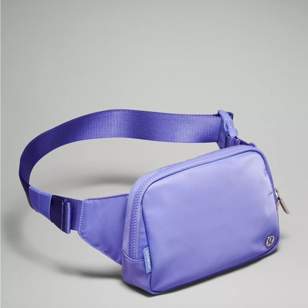 Lululemon everywhere belt bag
